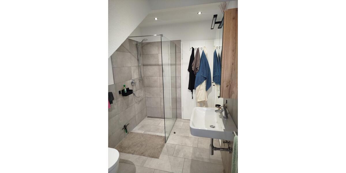 Dachgeschoßwohnung Leidersbach - 1 Zimmer, 75 m&sup2;, 700&euro; | Angebot:24802547