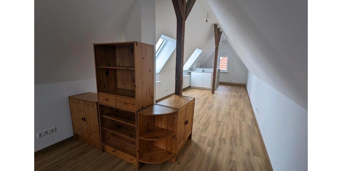 Dachgeschoßwohnung Trossingen - 4.5 Zimmer, 111 m&sup2;, 333&euro; | Angebot:25329957