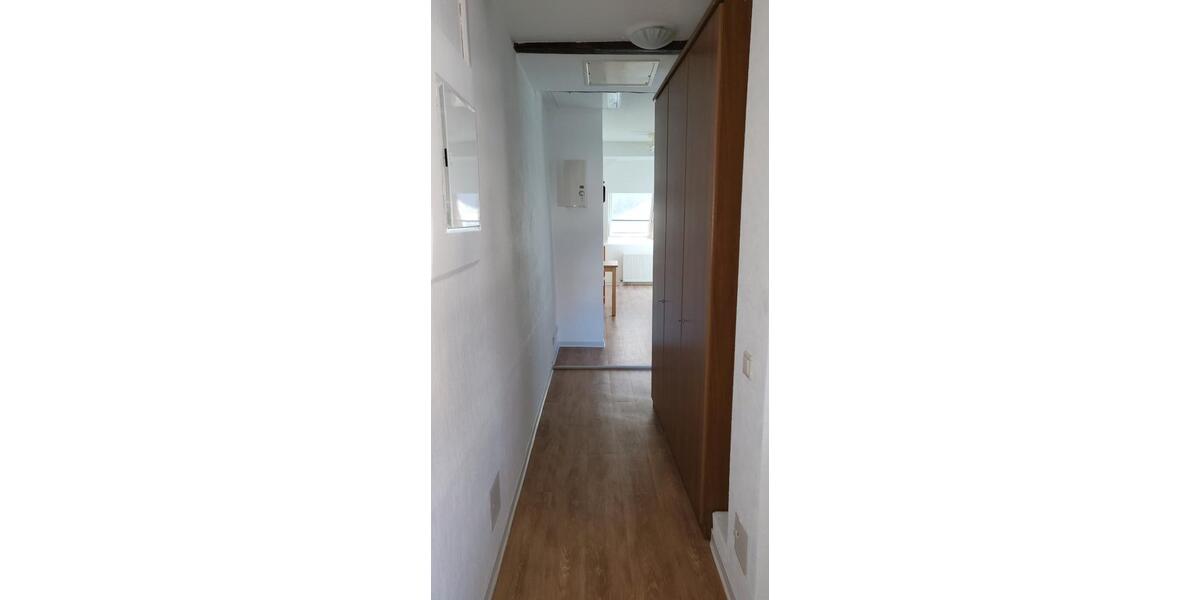 Dachgeschoßwohnung Sankt Ingbert - 1 Zimmer, 27 m&sup2;, 280&euro; | Angebot:26705235