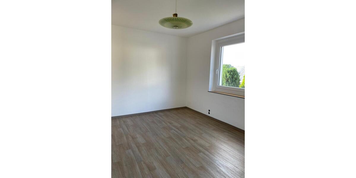 Etagenwohnung Zwönitz - 2 Zimmer, 45 m&sup2;, 300&euro; | Angebot:26477520