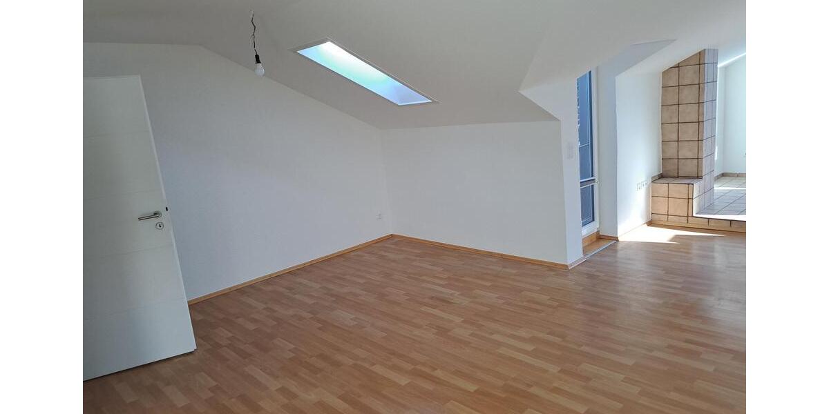 Dachgeschoßwohnung Bietigheim-Bissingen Bissingen - 2.5 Zimmer, 95 m&sup2;, 790&euro; | Angebot:25791216