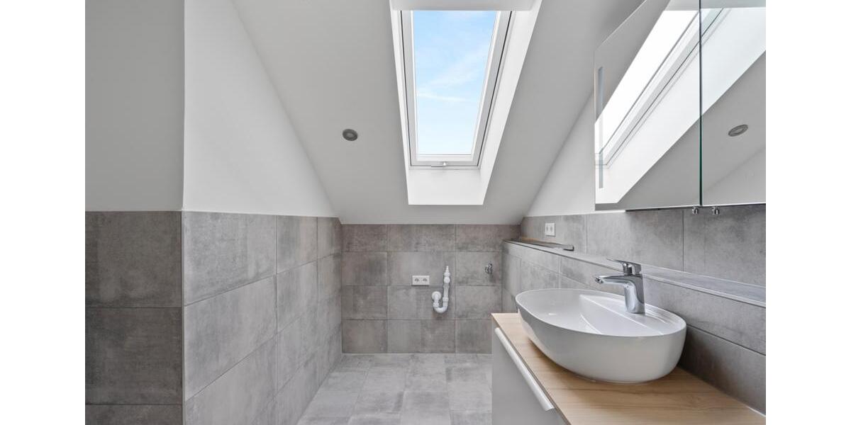 Dachgeschoßwohnung Hepberg - 3 Zimmer, 67 m&sup2;, 830&euro; | Angebot:26232822