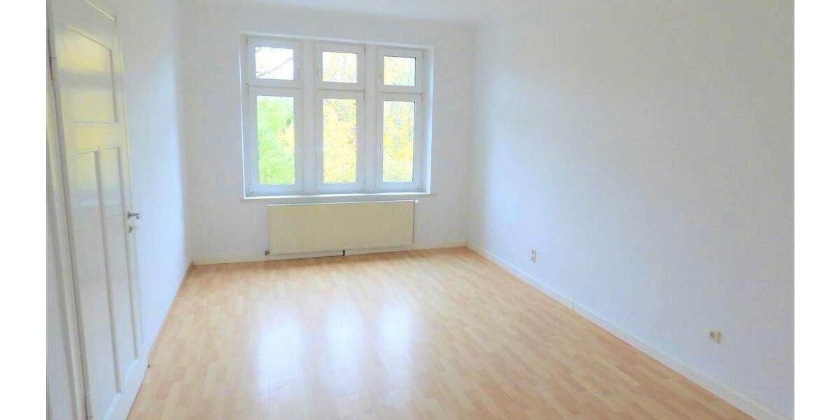 Frisch Renoviert - Schöne 3 Zi.- Whg., Bad mit Fenster, Loggia WG´s Willkommen! 3 zimmer