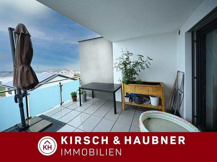 Herrliches Wohnen in der obersten Etage! Neuwertige 3-Zimmer-Wohnung Deining