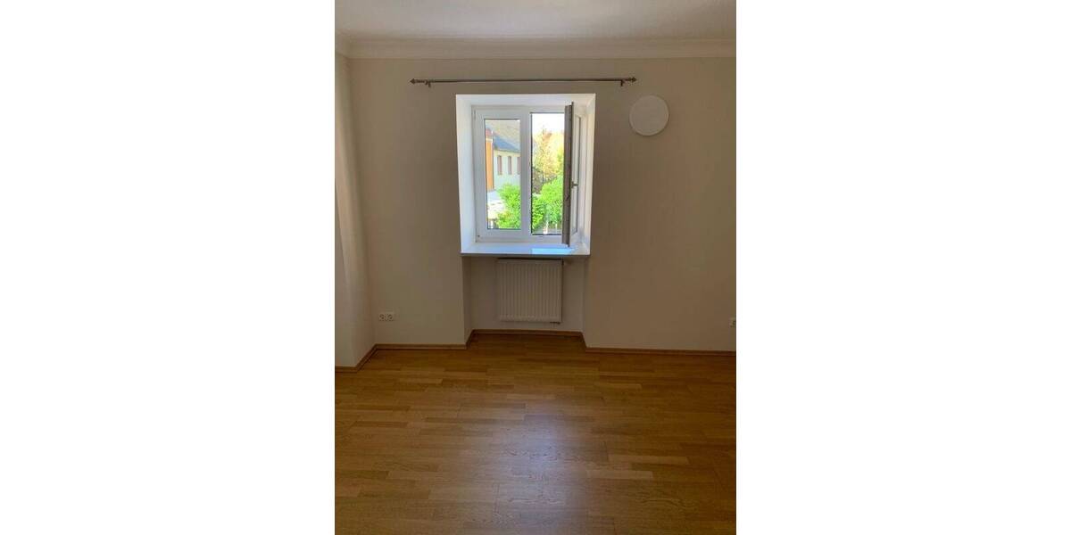 Etagenwohnung Nittenau - 3 Zimmer, 87 m&sup2;, 765&euro; | Angebot:25702608
