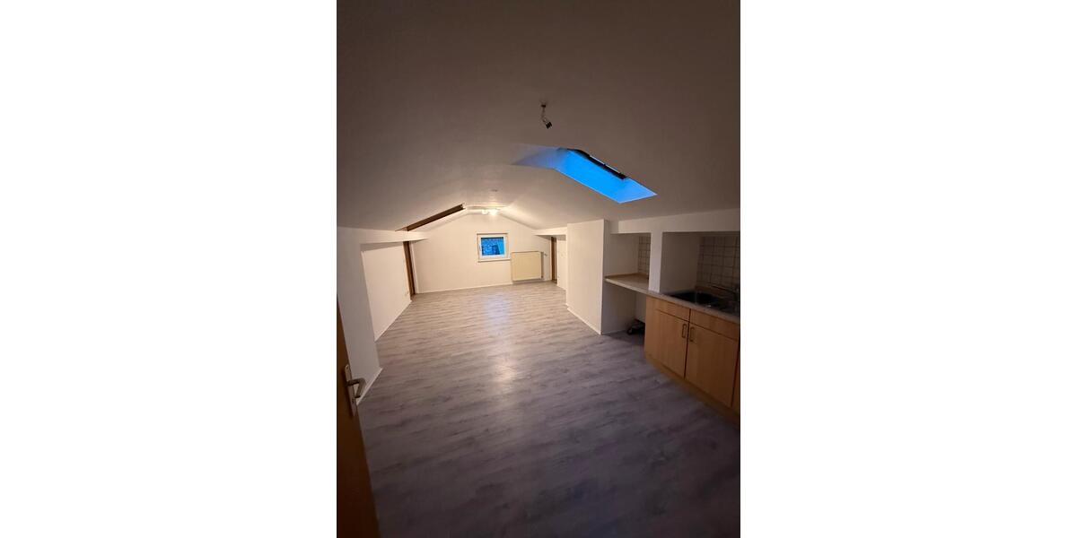 Einfamilienhaus mit 2 Ebenen zur Vermieten (Wohnung )stockheim 6 zimmer