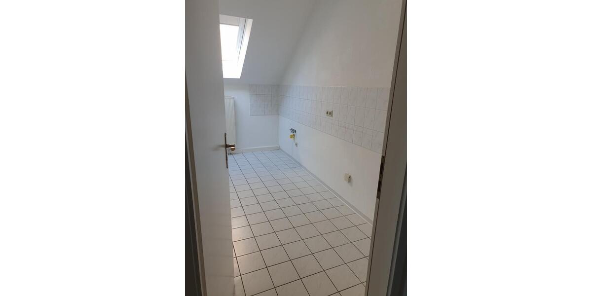 Geräumige 2,5-Raumwohnung im Dachgeschoss 2.5 zimmer