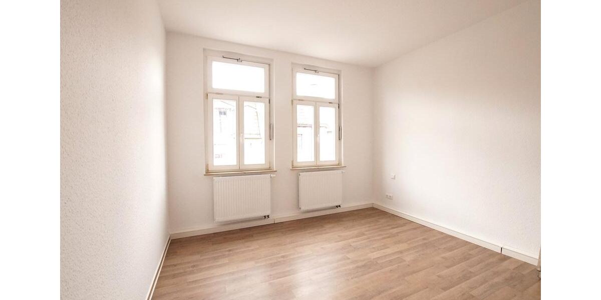 Etagenwohnung Pößneck - 3 Zimmer, 76 m&sup2;, 500&euro; | Angebot:26249698
