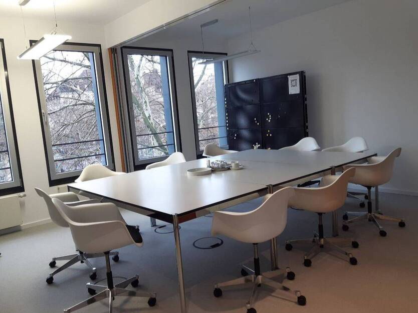 Schöne Arbeitsplätze in ruhiger Agentur - All-in-Miete