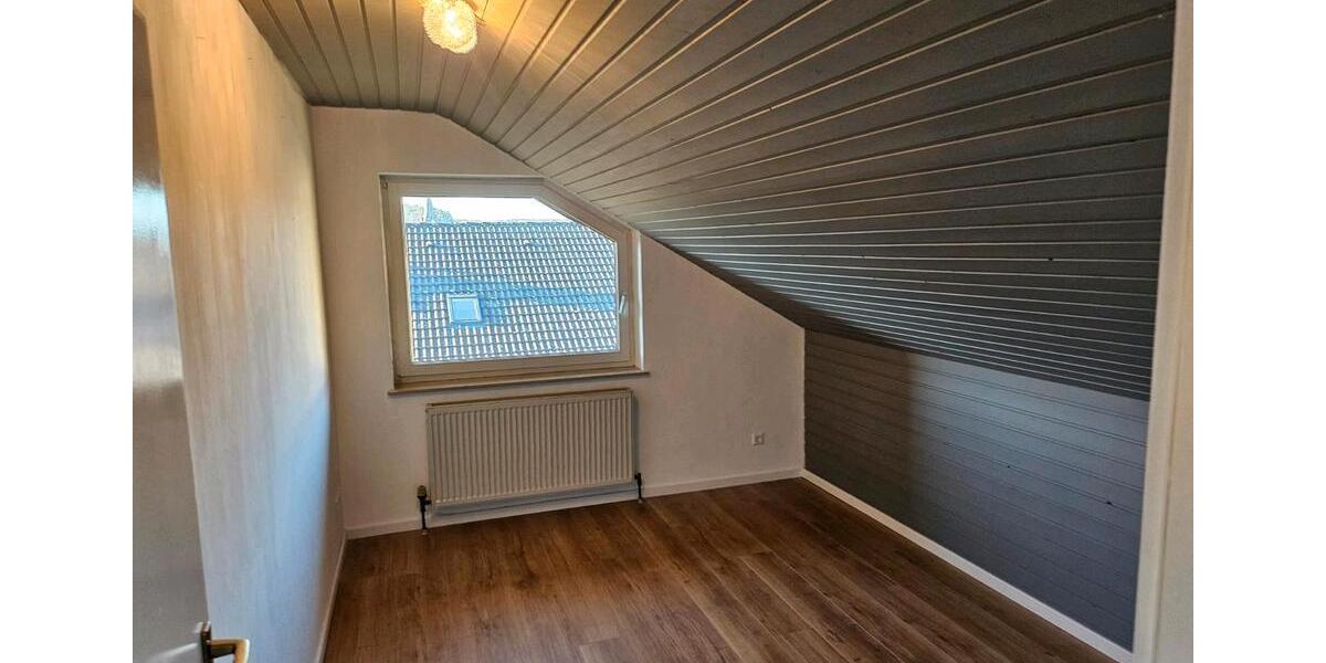 Dachgeschoßwohnung Bühlerzell - 4 Zimmer, 100 m&sup2;, 1.100&euro; | Angebot:24308414