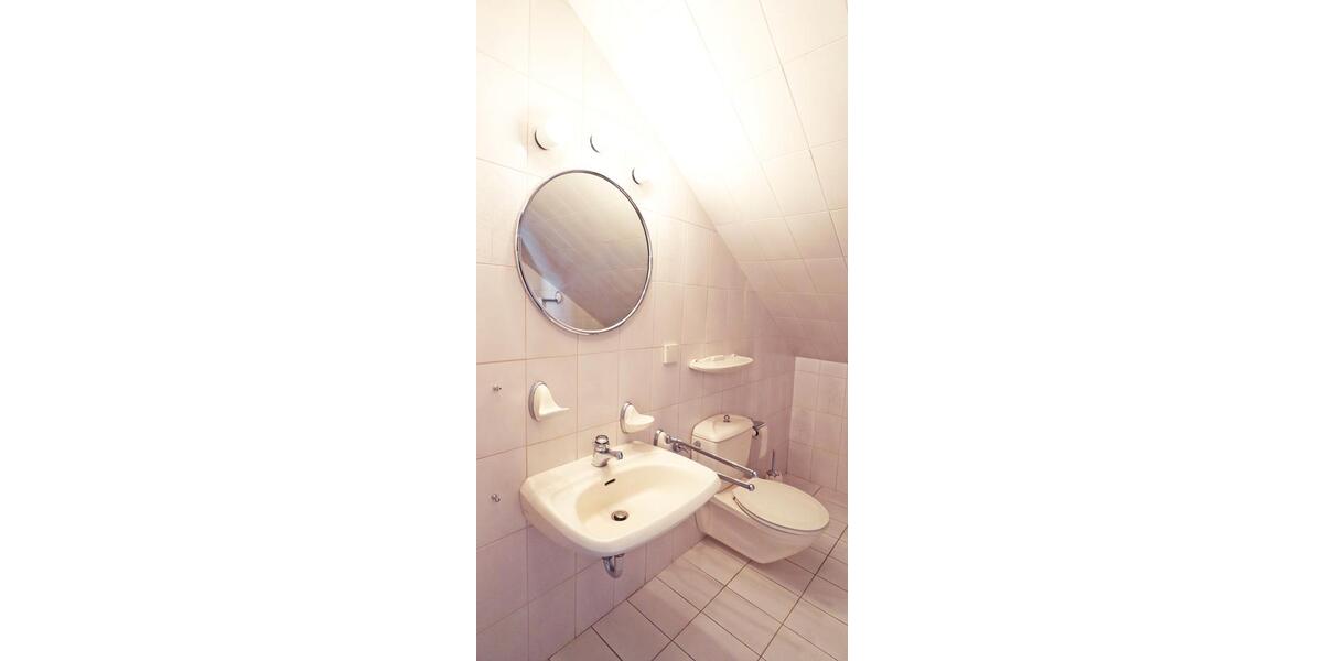 Dachgeschoßwohnung Zierenberg - 2 Zimmer, 72 m&sup2;, 650&euro; | Angebot:26531124