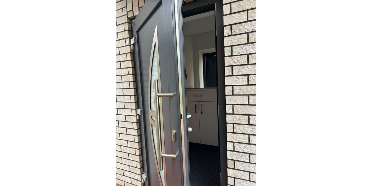 Möbliertes Zimmer separater Eingang Dusche WC 1 zimmer