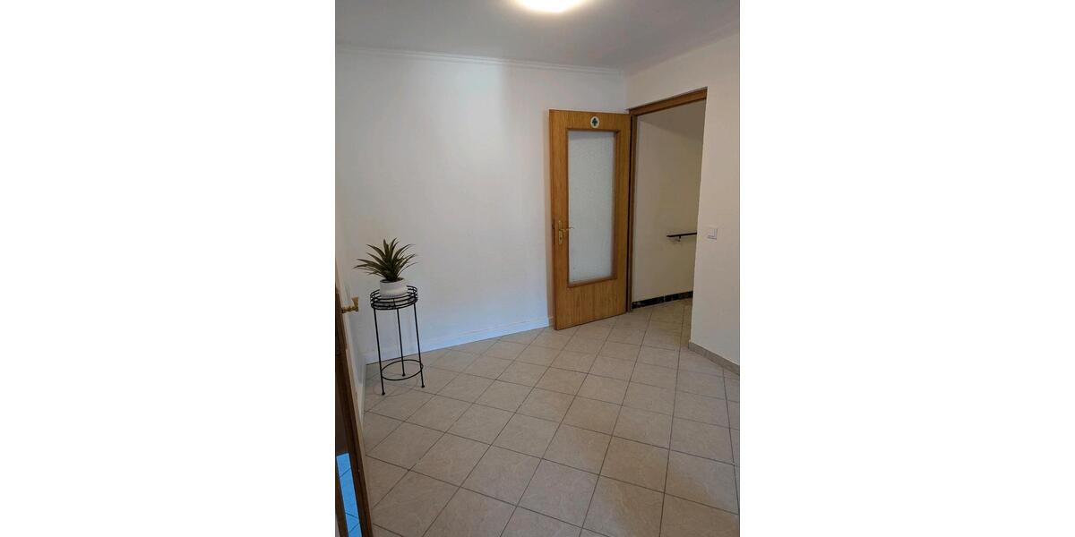 Etagenwohnung Siegen - 4.5 Zimmer, 105 m&sup2;, 100&euro; | Angebot:25258830