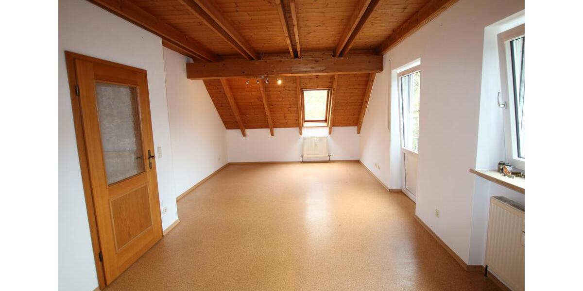Dachgeschoßwohnung Zell - 3 Zimmer, 73 m&sup2;, 482&euro; | Angebot:26489973