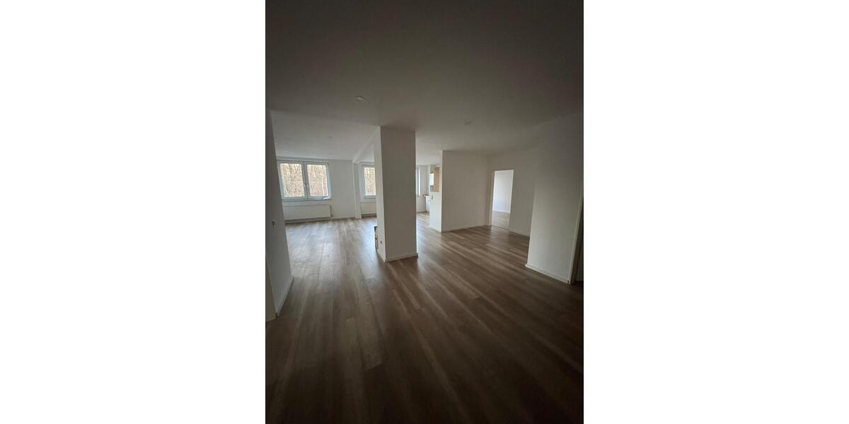 Etagenwohnung Bergen - 4 Zimmer, 123 m&sup2;, 860&euro; | Angebot:25281162