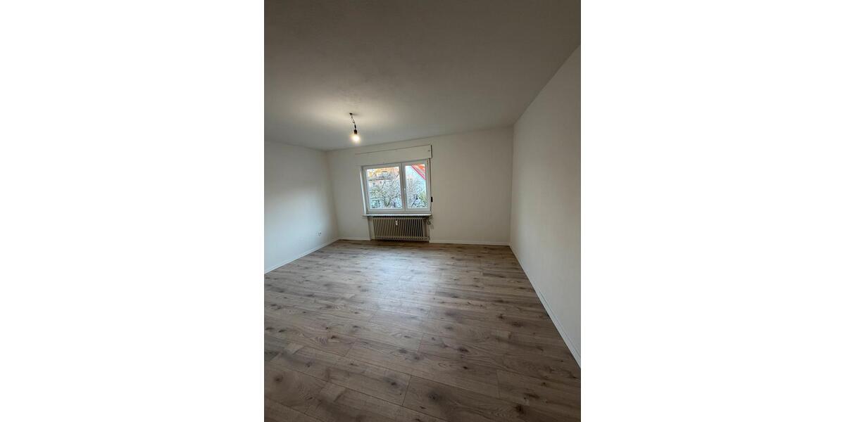 Etagenwohnung Flörsheim am Main - 3 Zimmer, 90 m&sup2;, 1.150&euro; | Angebot:25146078