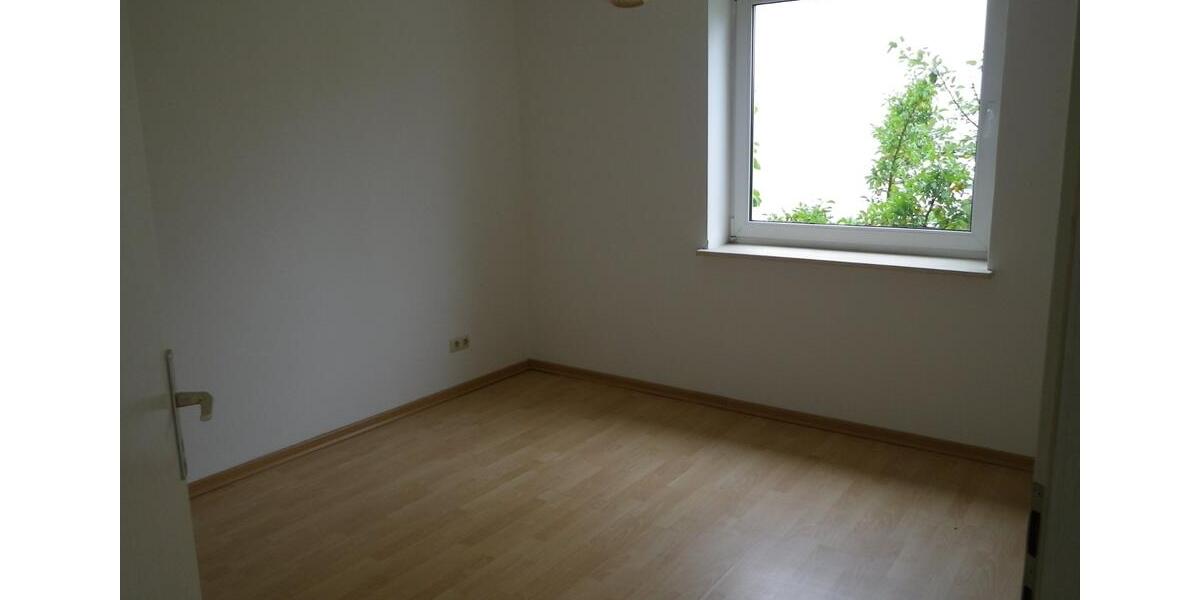 Etagenwohnung Neutraubling - 2 Zimmer, 45 m&sup2;, 590&euro; | Angebot:24692892