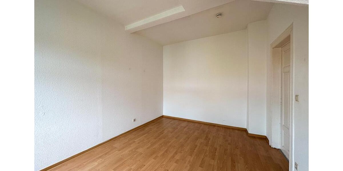 Gemütliche Dachgeschosswohnung mit tollem Ausblick über die Dächer Naumburgs! 2 zimmer