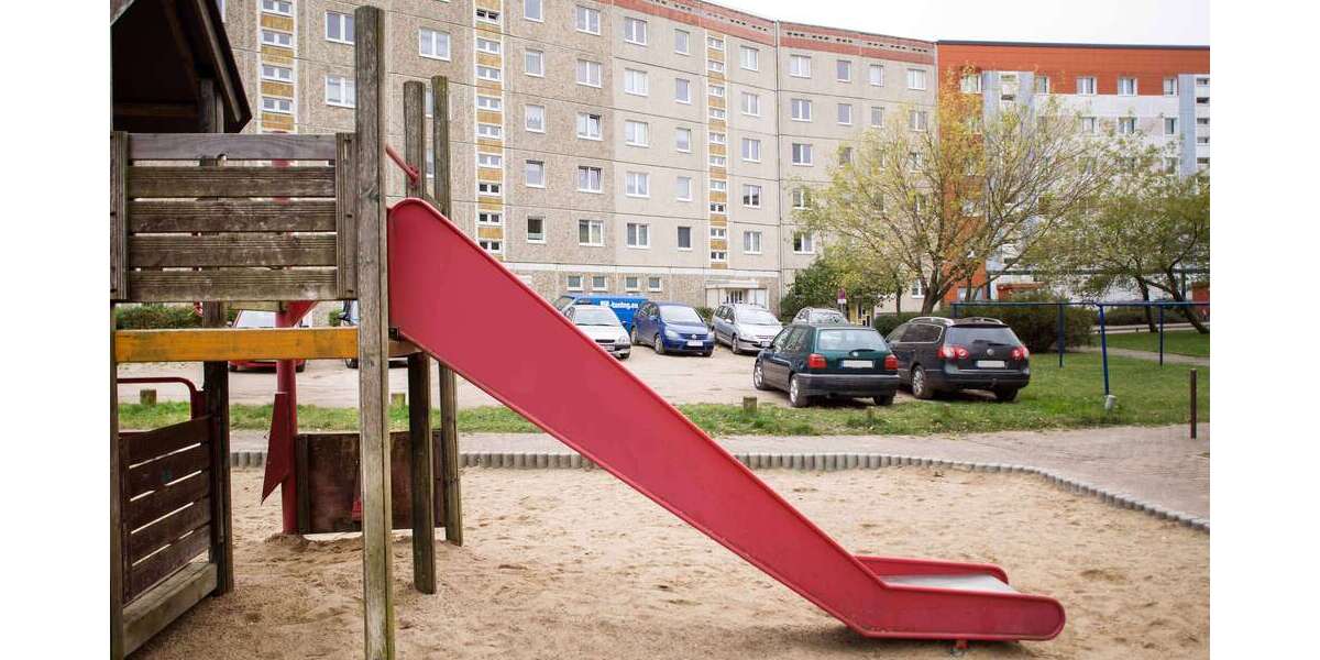 Wohnung zum Mieten in Neubrandenburg 586 € 124.28 m² 6 zimmer