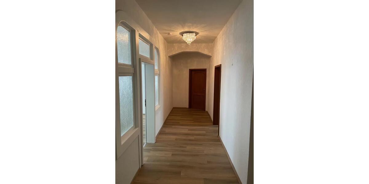 Etagenwohnung Essen Stadtbezirk VIII - 5 Zimmer, 150 m&sup2;, 1.680&euro; | Angebot:24381337