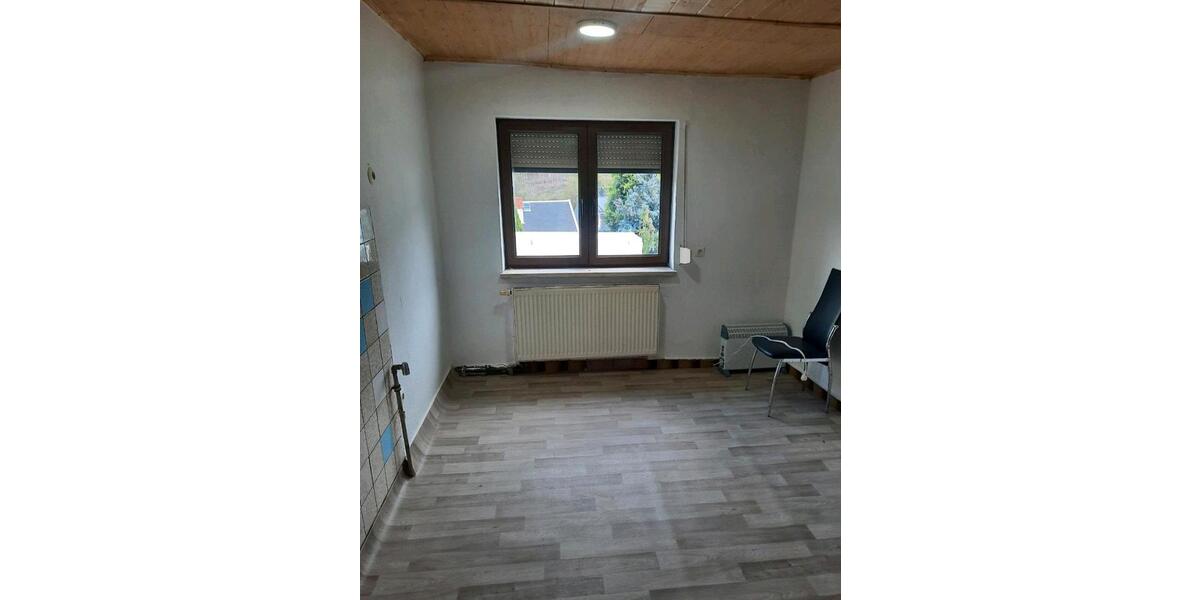 Einfamilienhaus Neuhaus am Rennweg - 5 Zimmer, 130 m&sup2;, 750&euro; | Angebot:24896078
