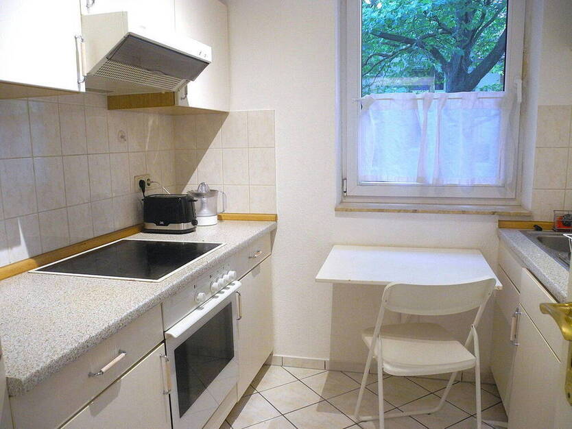 Möblierte 2-Zimmer Whg mit Balkon & Tiefgarage in Hamburg-Wandsbeck befristet min 12max 24 Monate