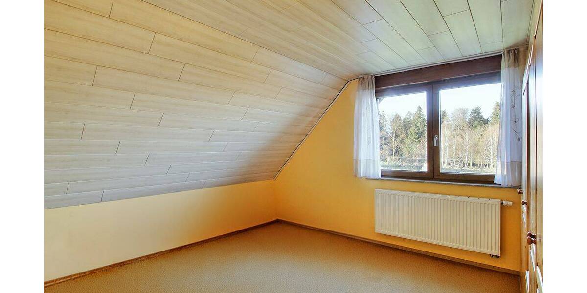 Etagenwohnung Calw Altburg - 3 Zimmer, 108 m&sup2;, 1.100&euro; | Angebot:26092605