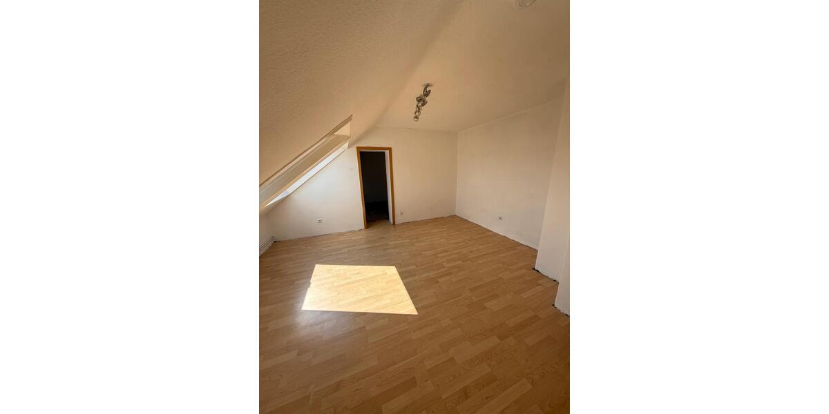 Dachgeschoßwohnung Schwelm - 4 Zimmer, 112 m&sup2;, 830&euro; | Angebot:26614588