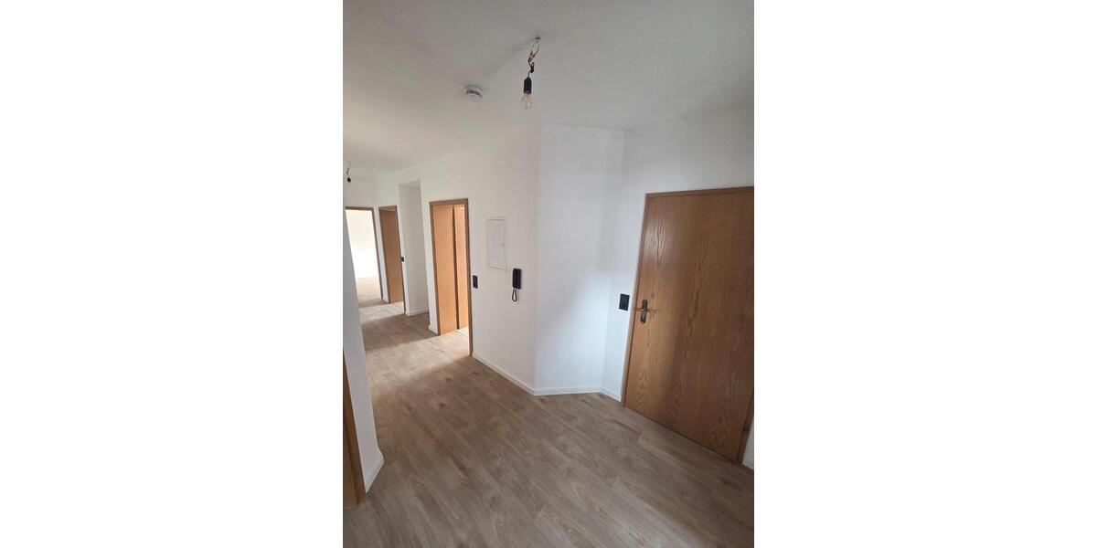 Etagenwohnung Triefenstein - 4 Zimmer, 90 m&sup2;, 1.090&euro; | Angebot:25614767