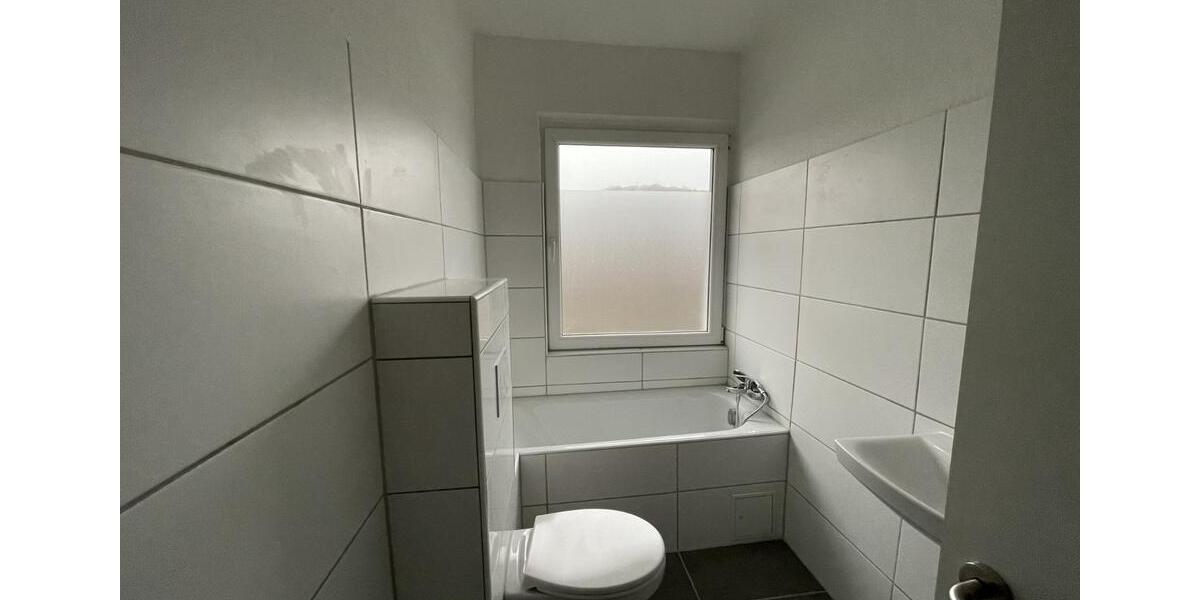 Dachgeschoßwohnung Lüdenscheid - 3 Zimmer, 70 m&sup2;, 600&euro; | Angebot:25044436