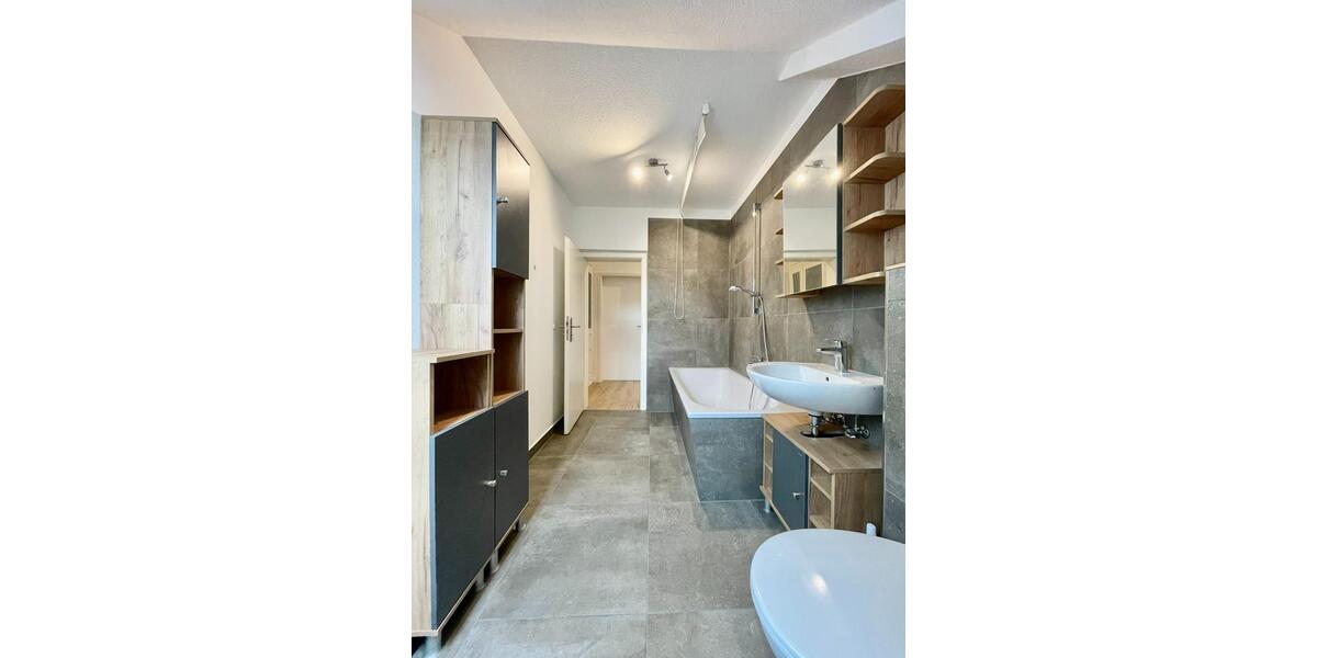 Dachgeschoßwohnung Lanitz-Hassel-Tal Tal - 3 Zimmer, 95 m&sup2;, 600&euro; | Angebot:25873531