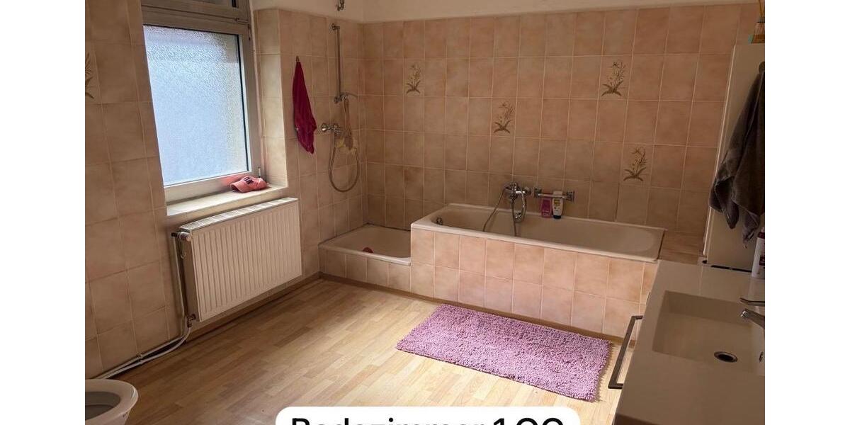 Reihenhaus Eschweiler - 8 Zimmer, 170 m&sup2;, 1.950&euro; | Angebot:26051080