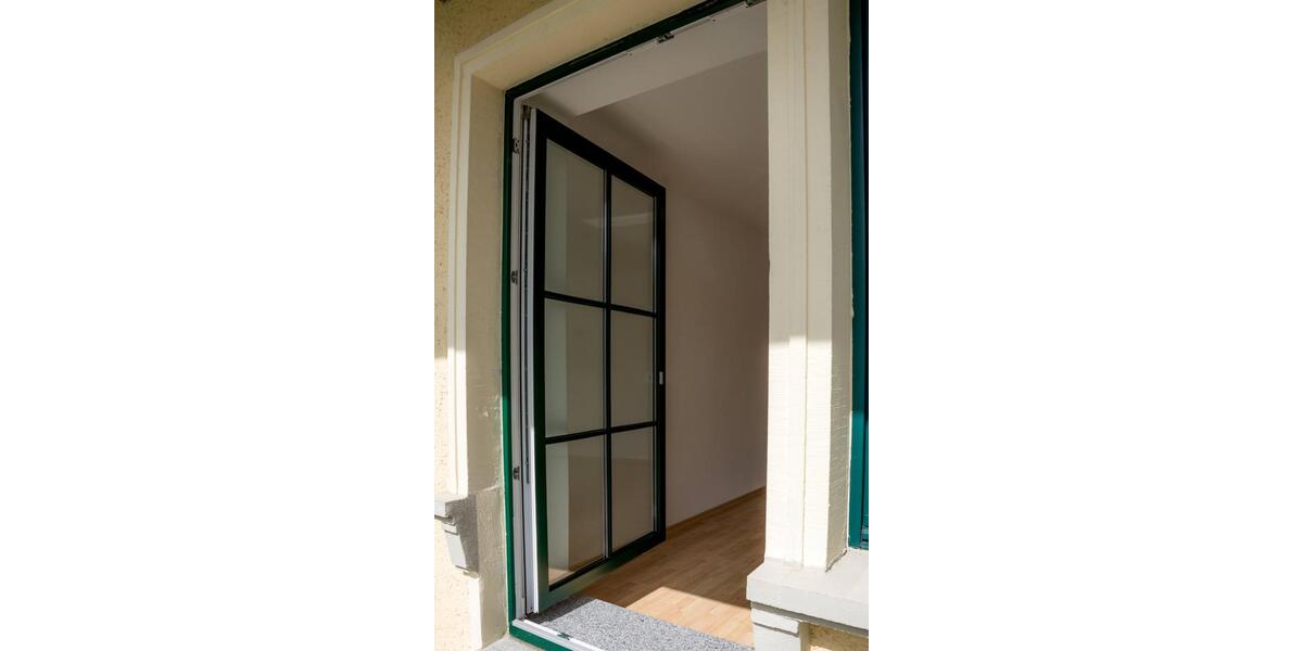 Helle 3 ZKB im EG mit Südwest-Balkon in 4-Familienhaus 3 zimmer