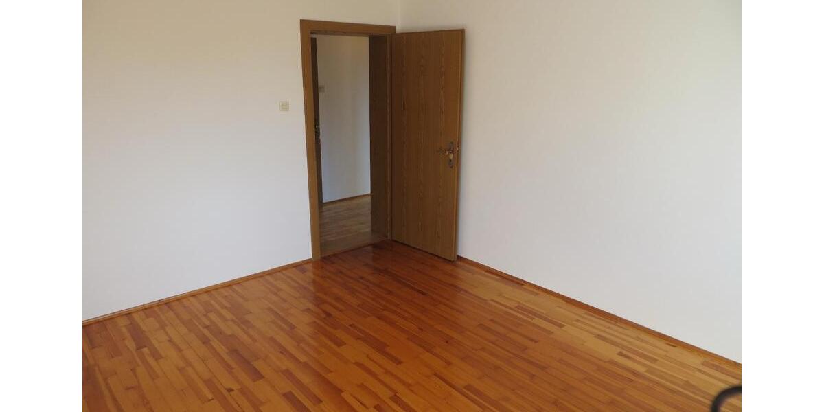 4-Zimmer-Wohnung in Tegernheim ab 01.04.2026 zu vermieten 4 zimmer