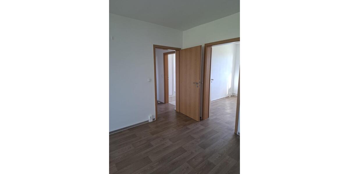Erdgeschoßwohnung Borrentin - 6 Zimmer, 126 m&sup2;, 630&euro; | Angebot:26476021