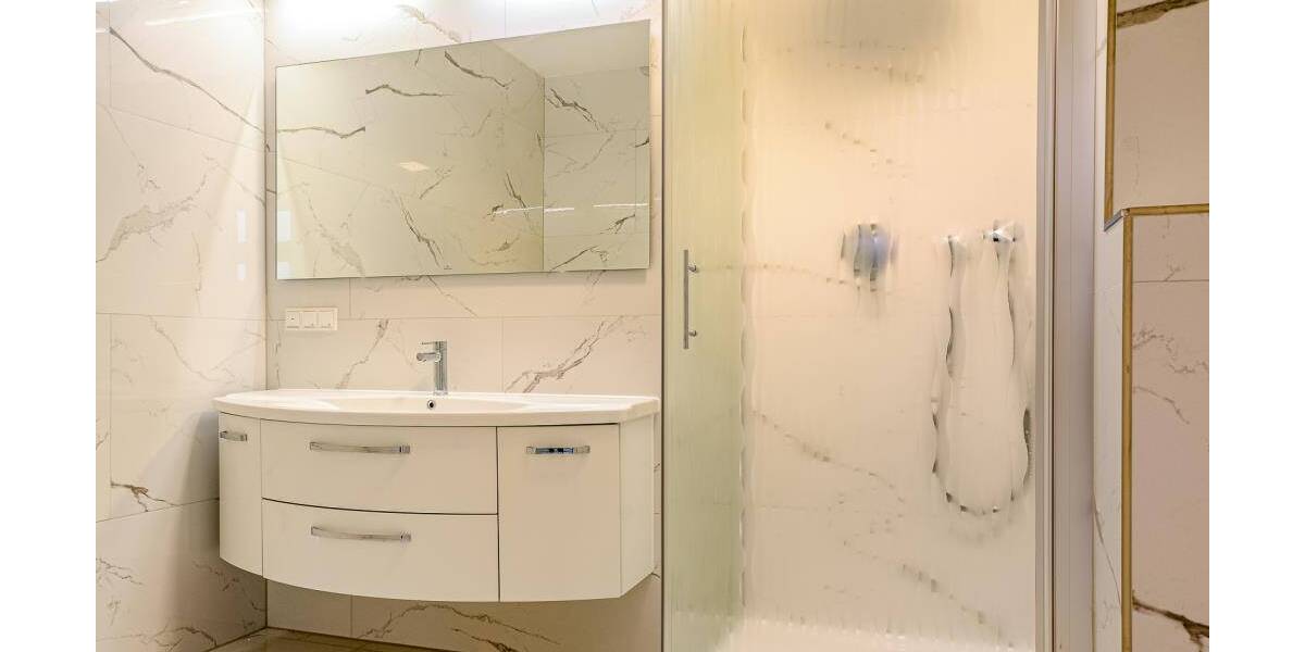 Etagenwohnung Köln Altstadt-Süd - 2 Zimmer, 112 m&sup2;, 2.350&euro; | Angebot:26675049