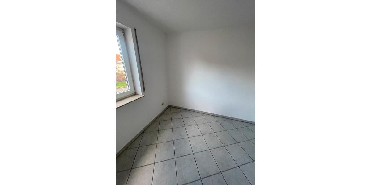 Erdgeschoßwohnung Reinsdorf - 1 Zimmer, 30 m&sup2;, 265&euro; | Angebot:26253219