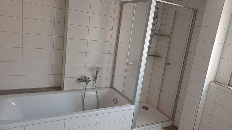 Dachgeschoßwohnung Lunzenau - 2 Zimmer, 66 m&sup2;, 350&euro; | Angebot:26618981