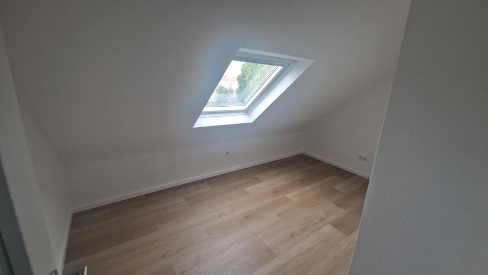 Dachgeschoßwohnung Eisenberg (Pfalz) - 2.5 Zimmer, 60 m&sup2;, 660&euro; | Angebot:25719160