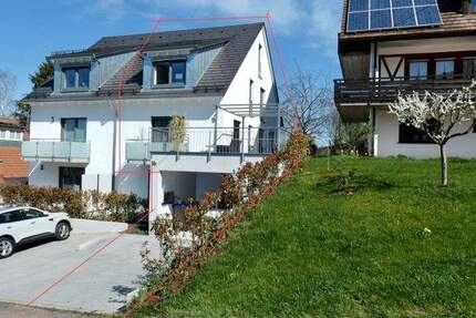 Doppelhaushälfte mit drei Zimmern und Dachstudio plus große Terrasse und Carport 4 zimmer