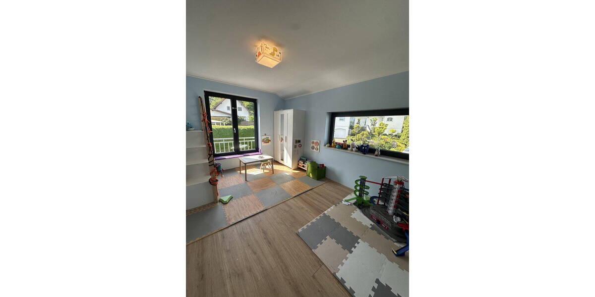Einfamilienhaus Sankt Katharinen (Landkreis Neuwied) - 7 Zimmer, 180 m&sup2;, 2.950&euro; | Angebot:26806002