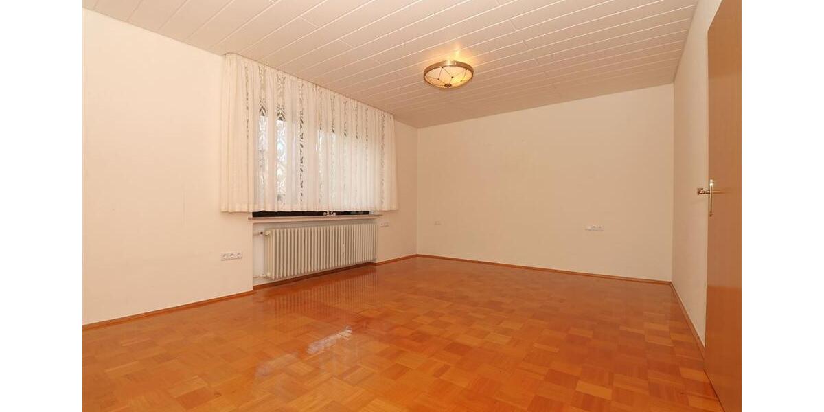 Etagenwohnung Eschwege - 2 Zimmer, 104 m&sup2;, 790&euro; | Angebot:23687432