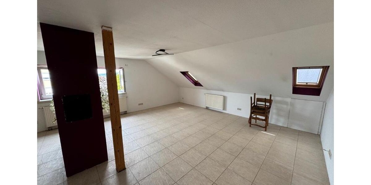 Dachgeschoßwohnung Schwäbisch Hall - 3 Zimmer, 85 m&sup2;, 900&euro; | Angebot:26632648