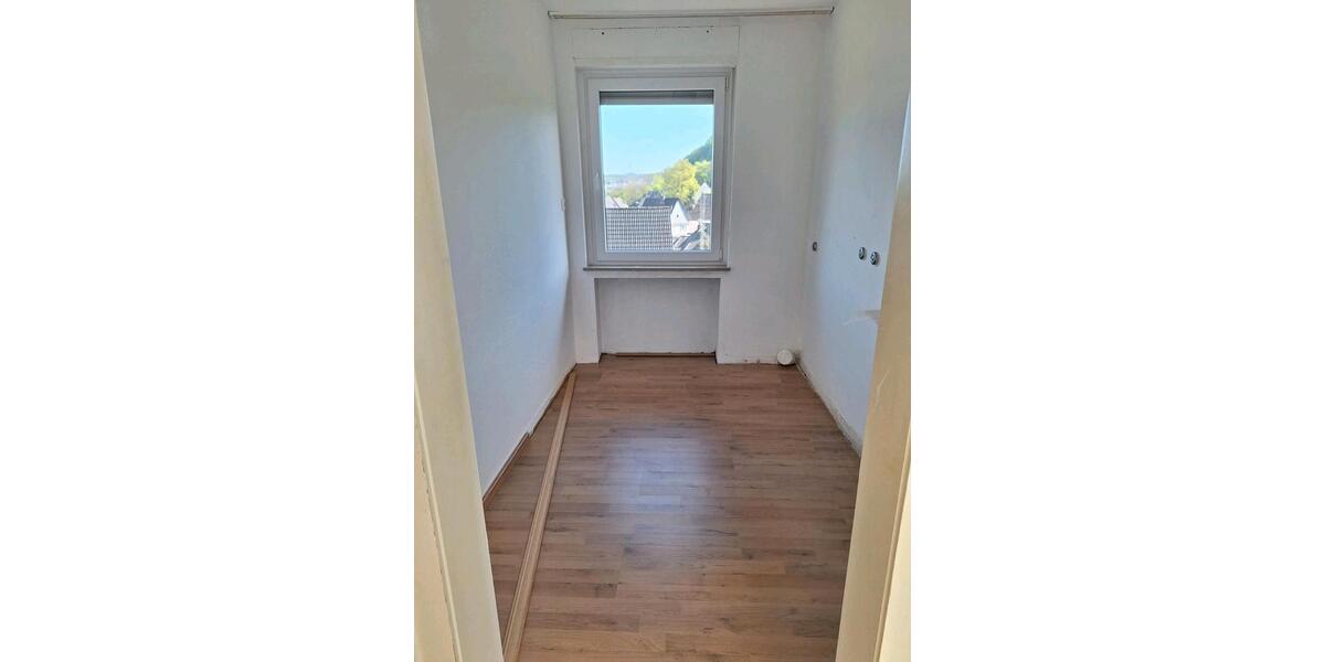Etagenwohnung Siegen Kaan-Marienborn - 3 Zimmer, 90 m&sup2;, 750&euro; | Angebot:26492826
