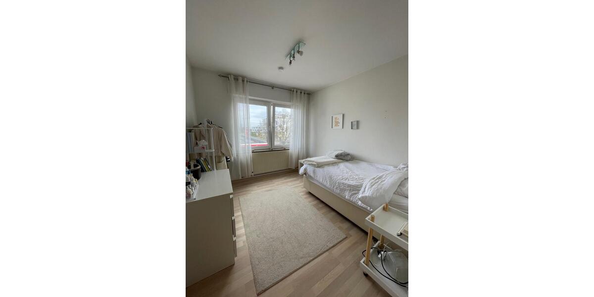 WG Zimmer in der Nähe des Bahnhof 1 zimmer