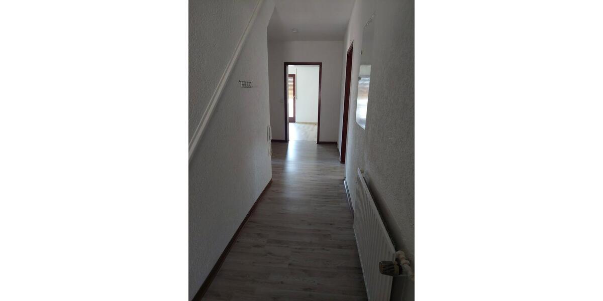 Etagenwohnung Schrecksbach - 3 Zimmer, 100 m&sup2;, 600&euro; | Angebot:25416522