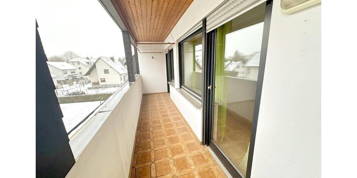Föhren: Gepflegte 3ZKB - Wohnung mit großzügigem Balkon und Stellplatz! 3 zimmer