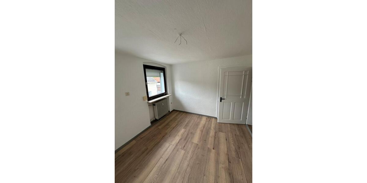 Dachgeschoßwohnung Konradsreuth - 2 Zimmer, 40 m&sup2;, 200&euro; | Angebot:26505244