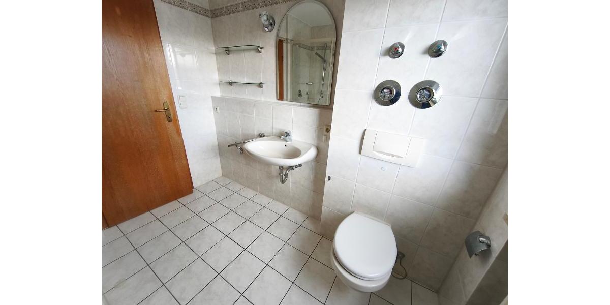 3 Zi. Wohnung (Nr. 6) im DG (2. OG) mit Balkon und Garage - Etagenwohnung Erlangen OT Dechsendorf | Angebot:24315669