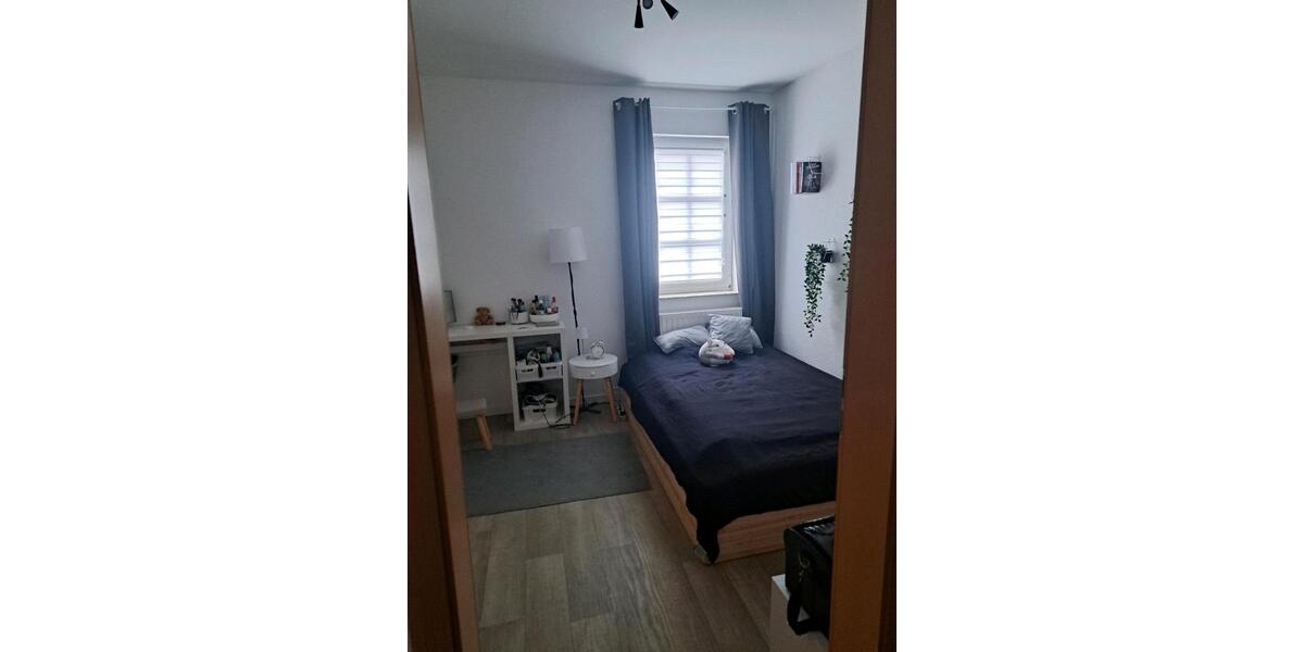 Erdgeschoßwohnung Römhild - 4 Zimmer, 80 m&sup2;, 695&euro; | Angebot:26149603